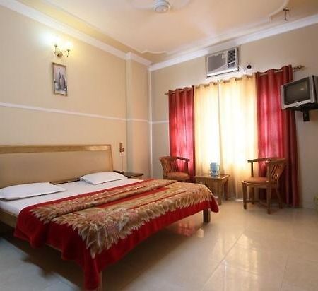 Hotel King Haridwār Habitación foto